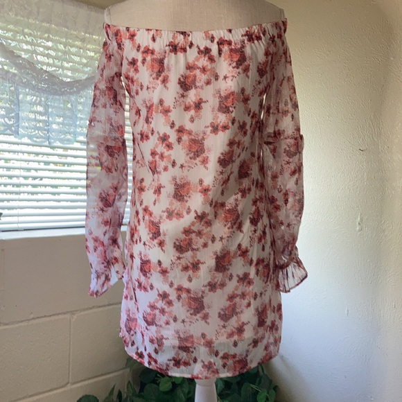 Charlotte Russe Floral Top with Ruffles on the Sleeves - Picture 5 of 8